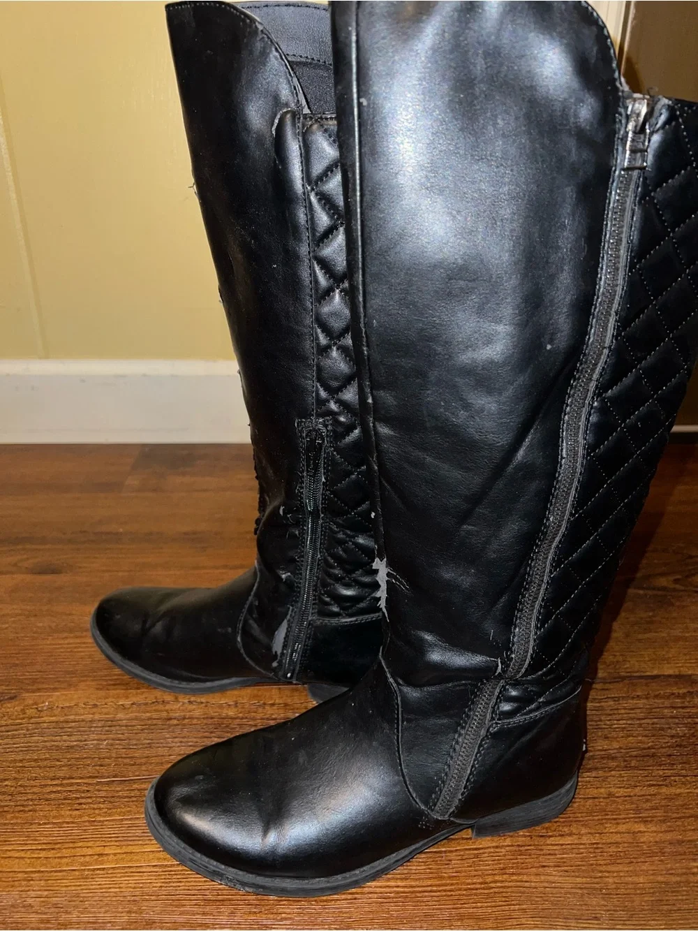 Mossimo Supply Co. Black Knee High Quilted Y2K Classic Riding Boots Size 8